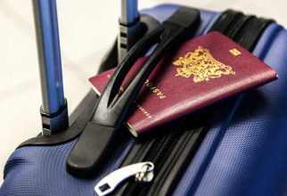 Român arestat în Germania cu 100.000 de euro falși ascunși în valiză. Se întorcea din Italia / Pasaport