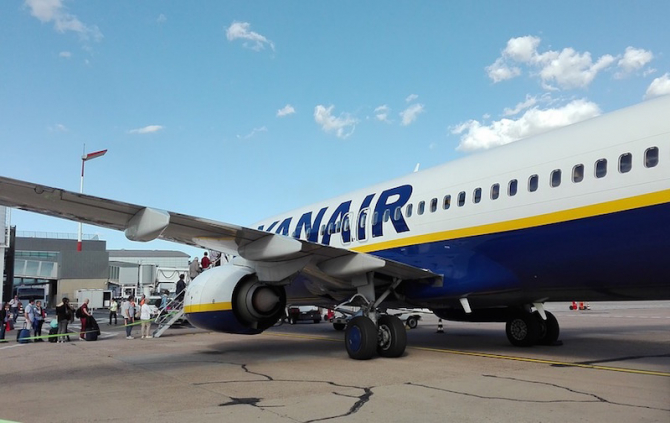 Călătoriți în Spania? Ryanair menţine purtarea măştii pe 15 dintre rutele sale europene 
