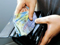 Sondaj: Doar un procent de 27,7% dintre români au beneficiat de creşteri salariale