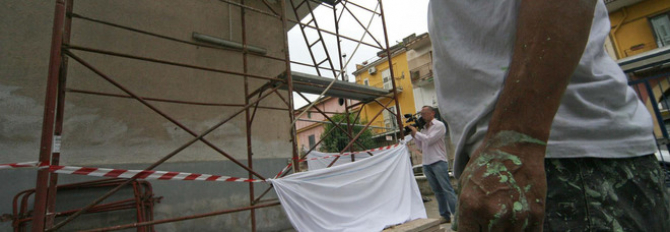 Italia. Autoritățile transmit condoleanțe după moartea muncitorului român care a alunecat pe schelă: "Pe șantierele de construcții se moare ca acum 50 de ani"