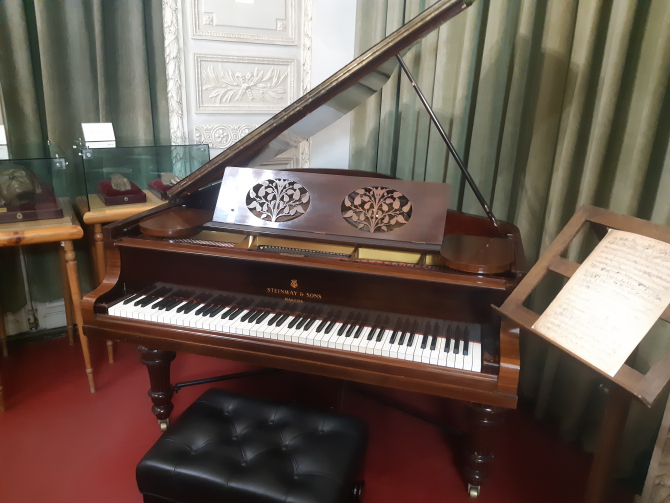 Photo description: C.BECHSTEIN upright piano and Steinway & Sons piano were brought from Paris, after the compositor's disappearance
 