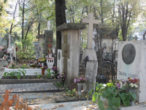 Aleea Scriitorilor din Cimitirul Bellu Foto: Crișan Andreescu