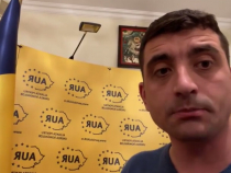 George Simion a ajuns în Republica Moldova și nu poate intra: Toți parlamentarii au fost lăsați, eu încă nu