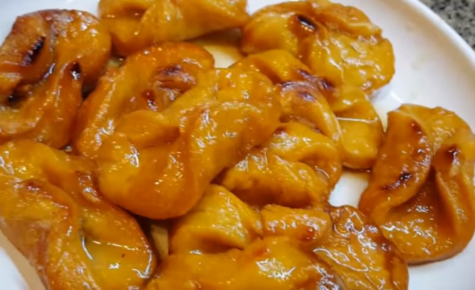 Pestinos scăldați în miere, cel mai delicios desert spaniol. Rețeta originală din secolul al XVI-lea care se face an de an de Paște