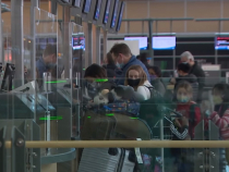 Transporatorii aerieni: „Testarea PCR crește costul călătoriilor, guvernele ar trebui să le finanțeze”