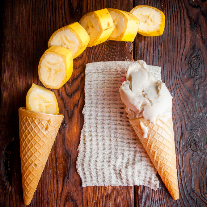 Înghețată de banane cu doar două ingrediente. Cel mai cremos, fin și rapid desert de vară 