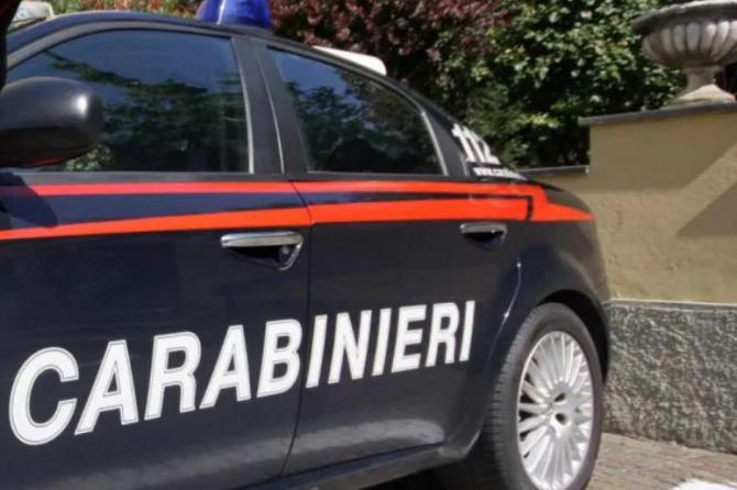 Italia. Un minor s-a împuşcat în cap cu pistolul tatălui său, care este carabinier 