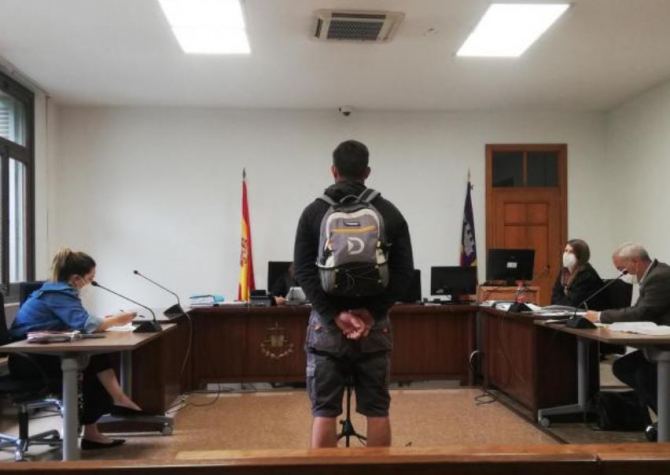 Italia. Un român, condamnat la plata unei despăgubiri de 60.000 de euro, după ce a lăsat un tânăr fără dinți 