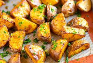 Cartofi crocanți, aurii, delicioși și dietetici: Cinci secrete ale bucătarilor pentru a pregăti acest super​-aliment