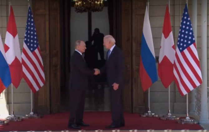 Ce nu și-au spus Biden și Putin, dar au transmis prin gesturi. Explicații de la experți în limbajul trupului