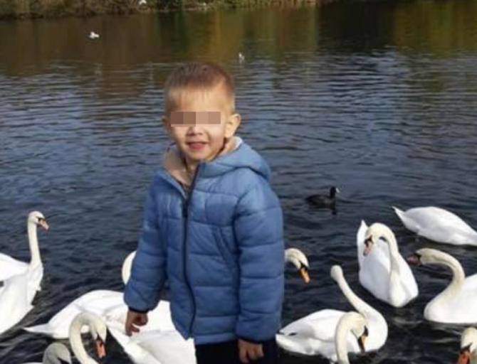 Germania. Copilul de 3 ani al unor moldoveni, mort după ce a căzut de la etaj „Sufletul micuțului Nikita s-a ridicat la cer”