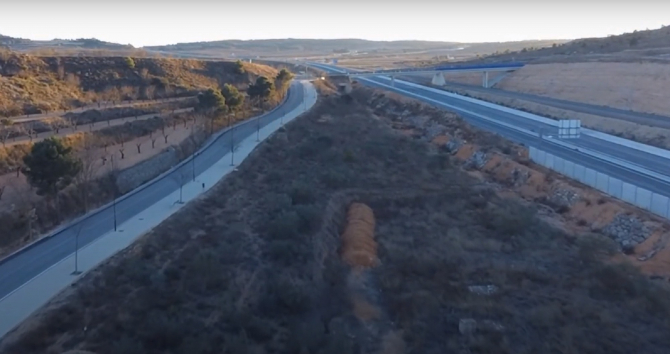 Spectaculoasa autostradă din Spania. Constructorul a folosit o soluție inedită pentru proiectele de drumuri