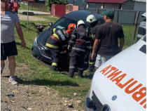 Doi pensionari au ajuns la spital, în urma unui accident rutier. Coliziune frontală între două mașini în Neamț