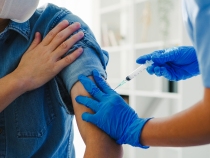 Este lege! Românii care se vaccinează împotriva COVID-19 primesc câte o zi liberă plătită pentru fiecare doză