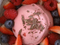 Înghețată din fructe. Se prepara în două minute și doar 170 de calorii! Un desert senzațional, recomandat în zilele de vară 