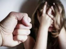 Un tată și-a abuzat fiica timp de 4 ani. Coşmarul fetei a început când avea doar 10 ani