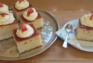Savarină la tavă: Rețeta la îndemână pentru a te bucura de cea mai îndrăgită prăjitură a copilăriei
