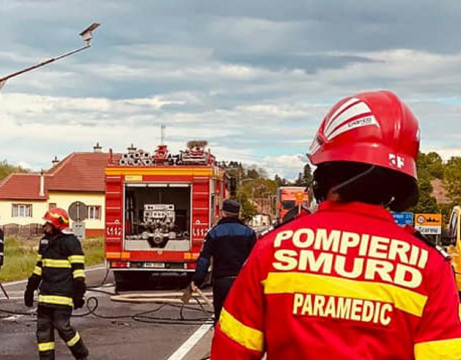 Incendiu la un autocar cu 40 de pasageri români