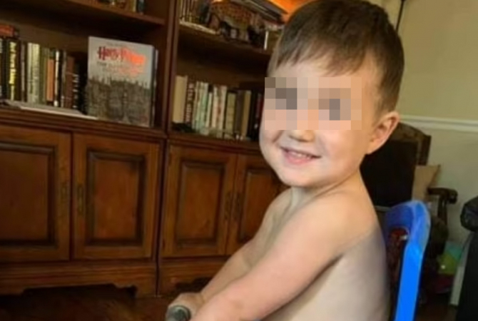Băiețel de trei ani, abuzat și ucis de babysitter „S-a înecat în cadă”. FOTO: captură dailymail.co.uk