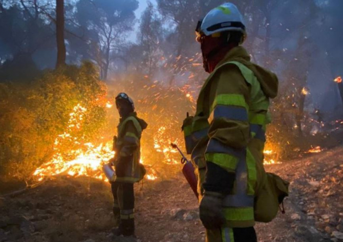Franța. Un incendiu de vegetaţie a provocat pene de curent în Spania şi Portugalia. Sute de pompieri au intervenit 