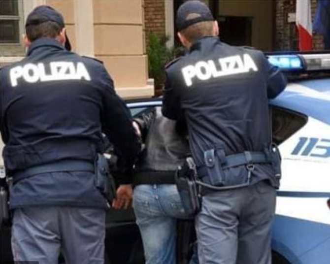 Italia. Un român a lovit doi polițiști, apoi a reclamat că a fost agresat și bătut