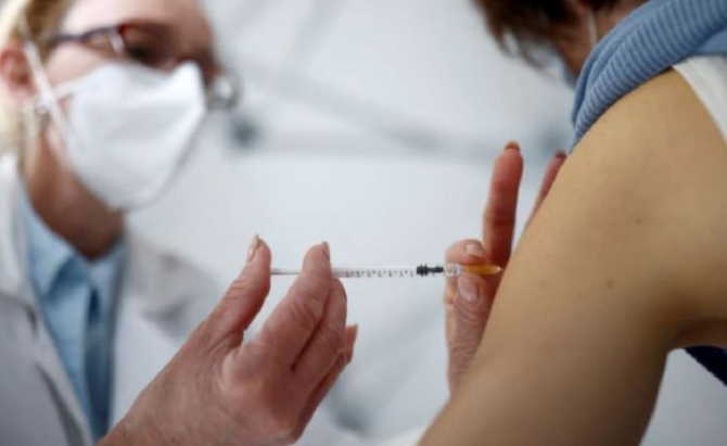 Spania. Autoritățile iau în calcul administrarea unei a treia doze de vaccin 