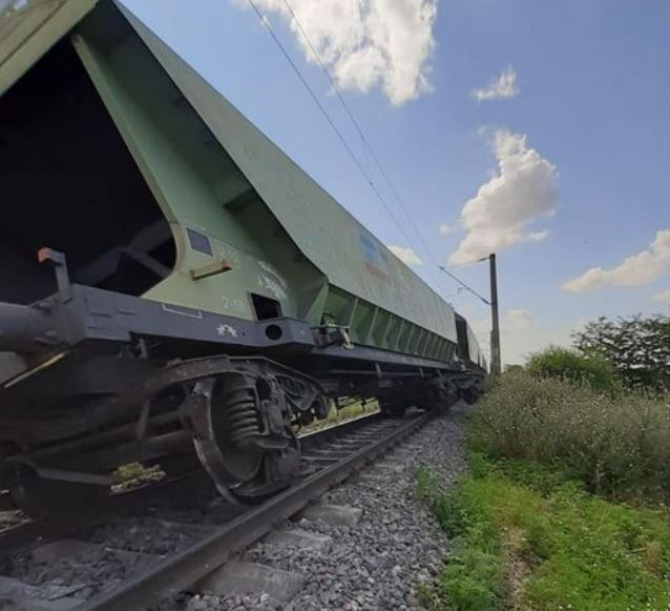 Tren de marfă, deraiat la Fetești. Circulaţia feroviară a fost întrerupta
