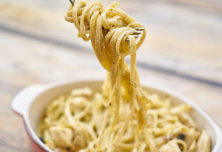 Paste carbonara - rețeta tradițională din Italia. Fără smântână și alte bazaconii