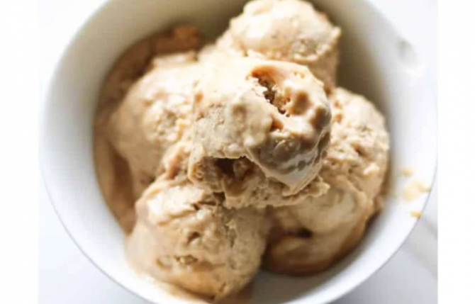 Înghețată de casa cu doar un singur ingredient. Fără grăsimi și fără lactoză 
