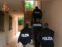 Un român a fost luat „pe sus” de polițiștii din Italia