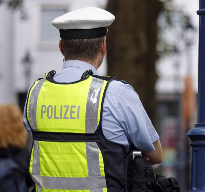 Germania. Familie de români, cu patru copii, oprită de polițiști în trafic