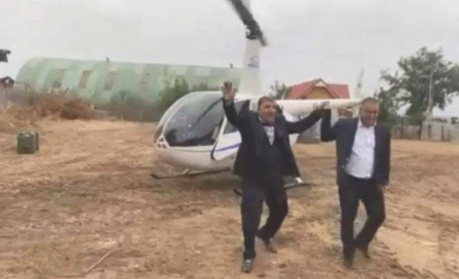 Un primar PSD, dus la nuntă cu elicopterul A fost ambiţia lu’ finu 