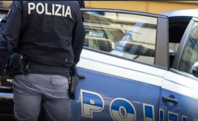 Italia. Româncă, prinsă la furat. Femeia a sustras articole de peste  700 de euro dintr-un pet shop 