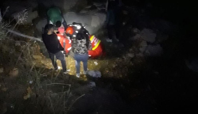 Trei bărbați au căzut într-o râpă, când traversau o punte care s-a prăbușit în Suceava  - Sursa ISU Suceava