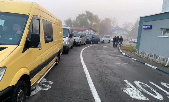 Cozi de zeci de autocare, camioane  și mașini la ieșire din România. Sistemul informațional al Poliției de Frontieră a căzut