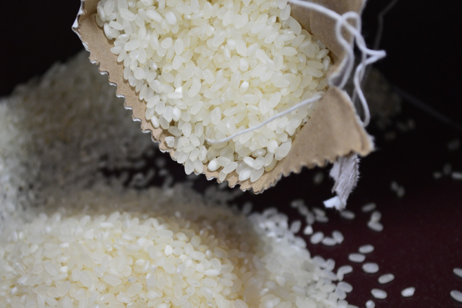 Nu mai arunca apa de orez. E cel mai bine păzit secret de frumuseţe din Asia