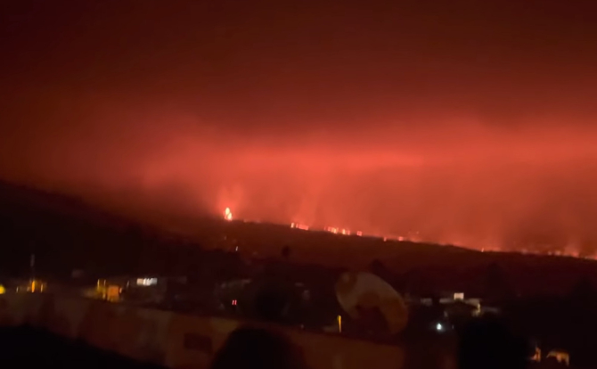 Spania. Aeroportul din La Palma, închis după ce vulcanul Cumbre Vieja a erupt din nou