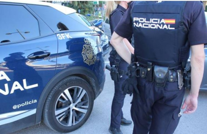 Spania. Un român, prins, în timp ce încerca să abuzeze sexual o tânără. Un polițist, aflat în timpul său liber, l-a reținut la timp
