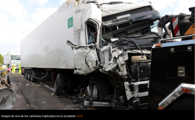 Spania. Un șofer român de TIR a ucis un coleg conațional care încerca să-și repare camionul. Două persoane moarte pe A2. FOTO: captură diarimes.com