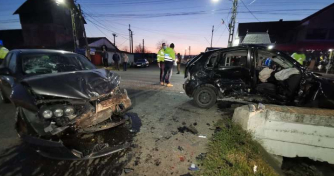 Un mort şi cinci răniţi, în urma unui accident în Iași