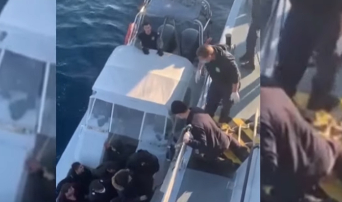 Cel puţin 13 morţi după ce a treia ambarcaţiune cu migranţi s-a scufundat în apele Greciei