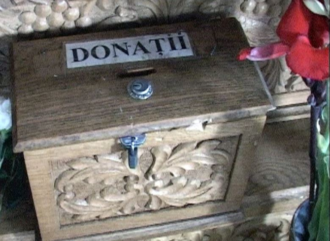 Doi minori român au furat cutia milei dintr-o biserică. Cei doi au avut câțiva complici adulţi 