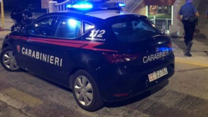 Italia. Un român a fost înjunghiat, în Reggio Emilia. Bărbatul a venit plin de sânge la poliție și a raportat incidentul 