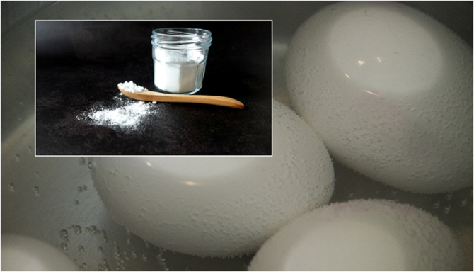Pune bicarbonat de sodiu când fierbi ouăle. Trucul genial pe care trebuie să-l pui în practică!
