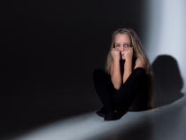Spania. Coșmarul unei fetițe românce, forțată de proprii părinți să cerșească și să se prostitueze: Bătută crunt și privată de libertate