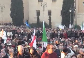 Proteste violente în Italia: Momente de tensiune şi mai multe îmbrânceli cu poliţia - VIDEO