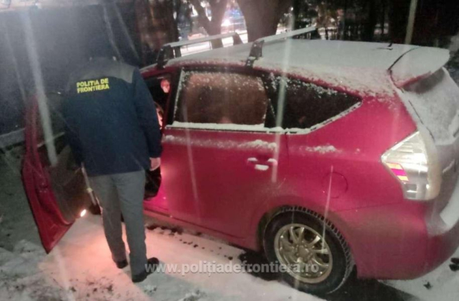 Autoturism Toyota Prius, furat din Germania, reţinut în vama Albița