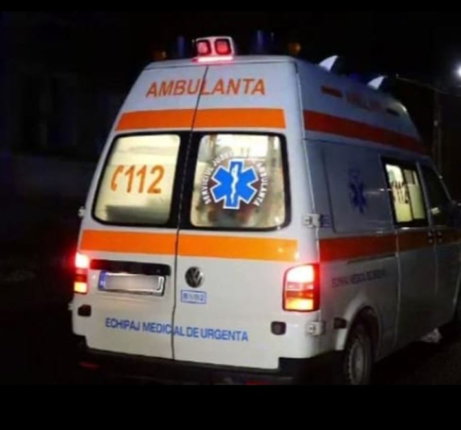 Doi tineri români și-au pierdut viața într-un accident rutier grav. Mașina lor a intrat într-un cap de pod 