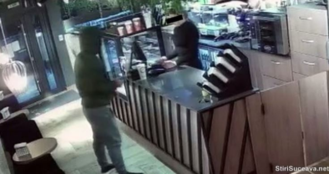 Jaf armat la o cafenea din Suceava. Vânzătoare, amenințată cu pistolul de un tânăr cu o mască chiurgicală pe fața
