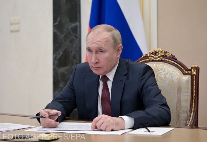 Vladimir Putin este îngrijorat de sănătatea sa. O echipă de medici îl ține sub supraveghere și face băi din extract de coarne de cerb. Surse ucrainene